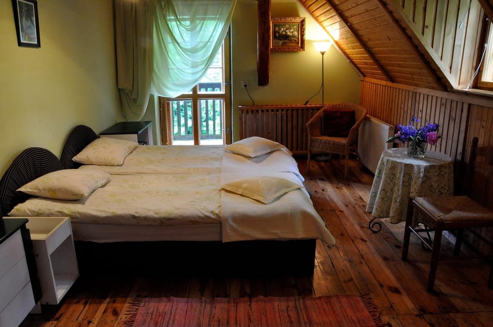 Agroturystyka Pod Jesionami Farm Stay in Lower Silesian Voivodeship