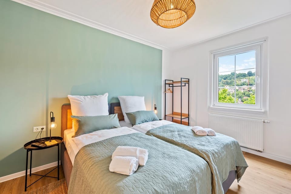 Bed, Photo of the whole room, Bedroom, towels