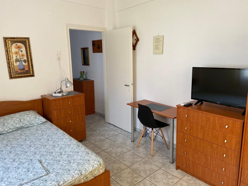 Bed, Photo of the whole room, air conditioner