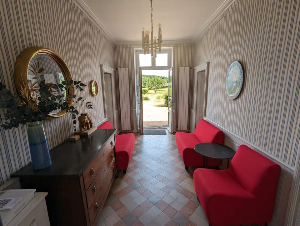 Communal lounge/ TV room, Garden, Seating area, Garden view