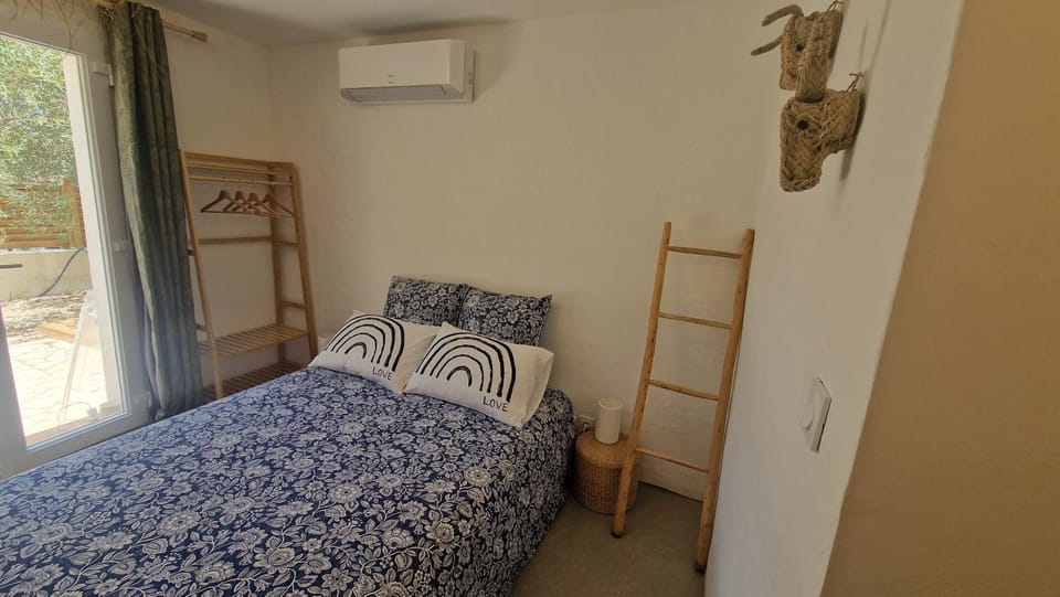 Chambre indépendante avec sdb, cuisine et terrasse Bed and Breakfast in Le Grau-du-Roi