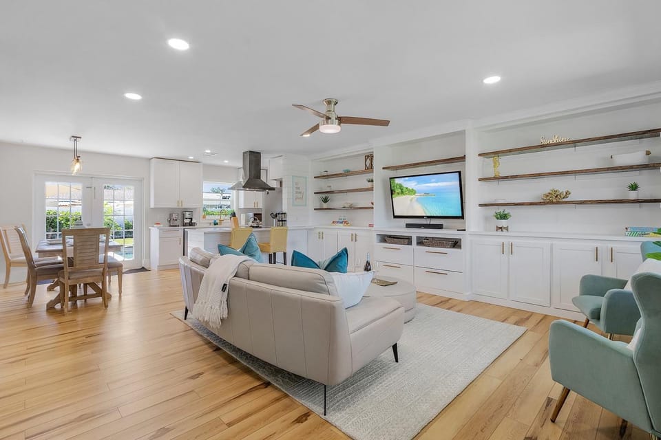 Custom Naples 3BDRM Luxe HomeHtd PoolSuperClean House in Naples