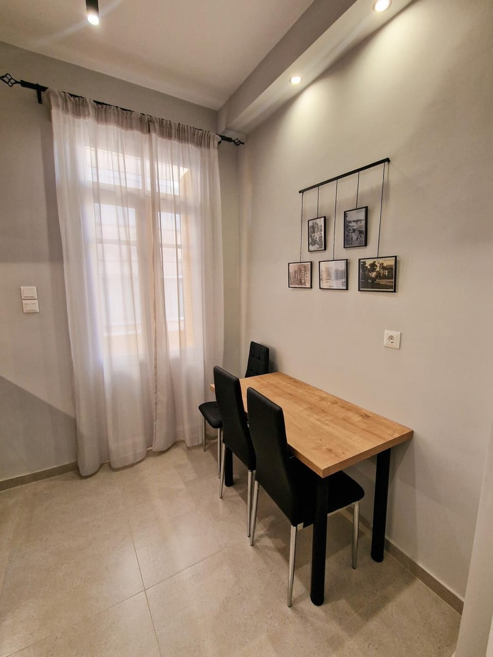 Seating area, Dining area