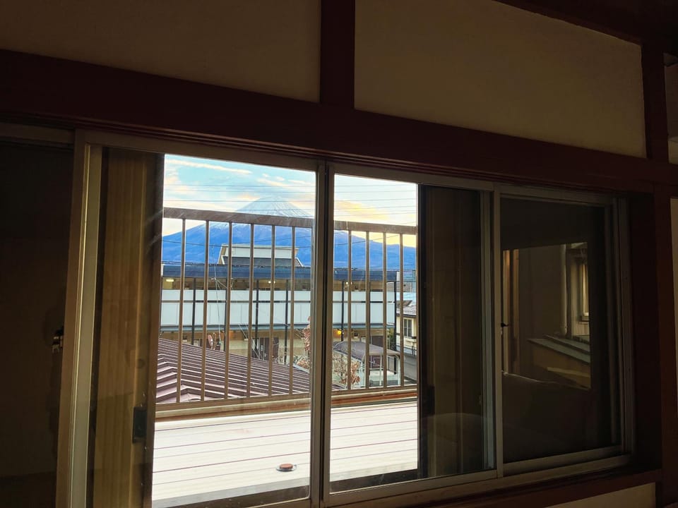 Natural landscape, View (from property/room), Balcony/Terrace, Lake view, Mountain view