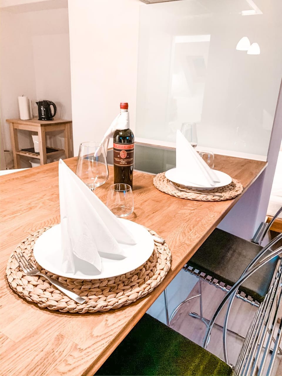 Kitchen or kitchenette, Food and drinks, Dining area, Food, minibar