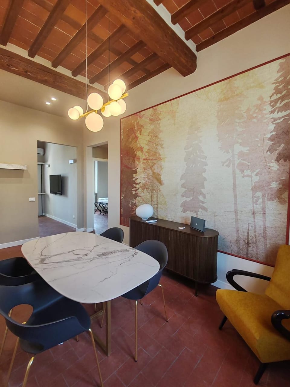 TV and multimedia, Living room, Seating area, Dining area