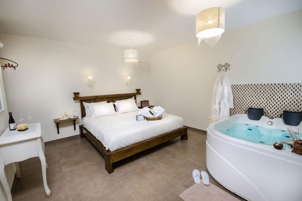 Bed, Hot Tub