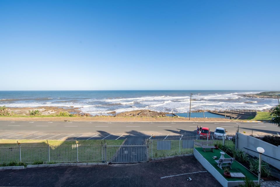 Driftsands Uvongo Beachfront Apartment in Margate