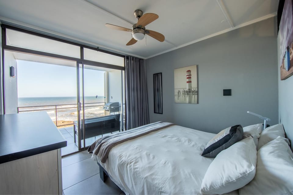 Driftsands Uvongo Beachfront Apartment in Margate