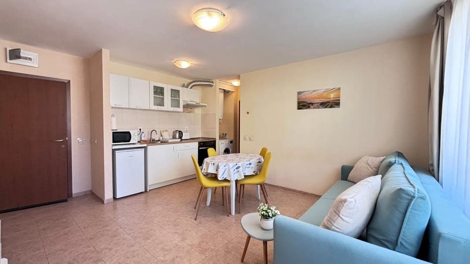 Kitchen or kitchenette, Living room, Dining area