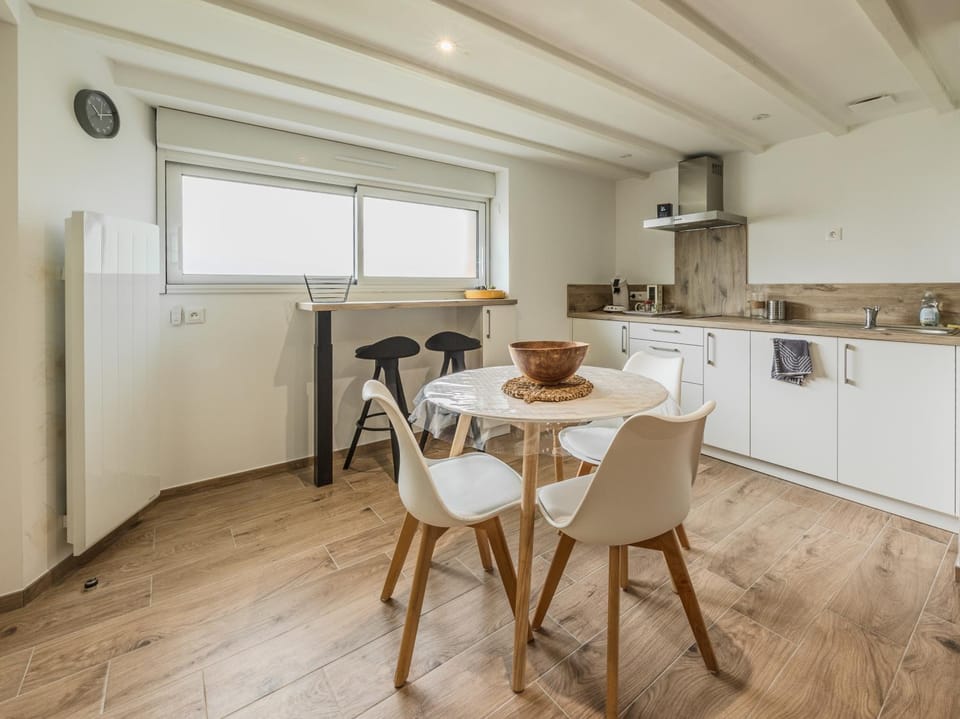 Coffee/tea facilities, Seating area, Dining area, Communal kitchen, dishwasher, microwave, stove, stove, washing machine, washing machine, washing machine