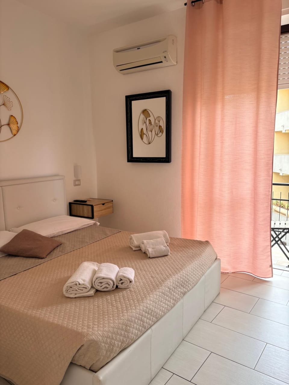 Bed, Photo of the whole room, Bedroom, towels, air conditioner