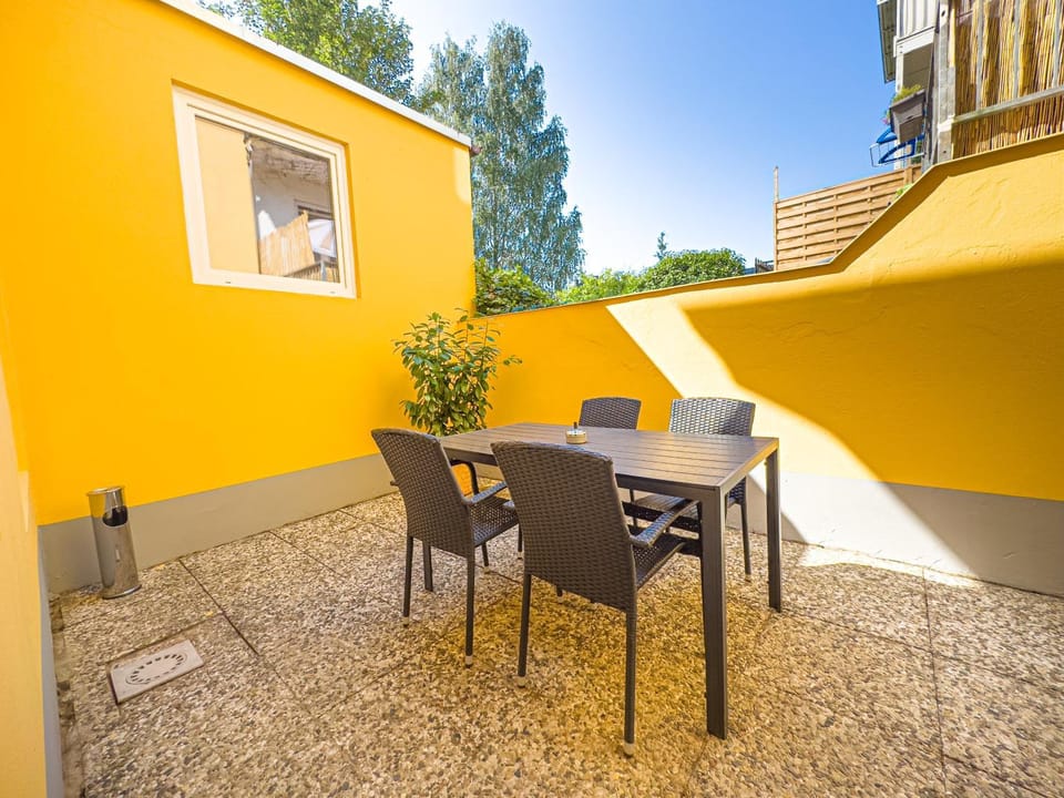 Patio, Day, BBQ facilities, View (from property/room), Balcony/Terrace