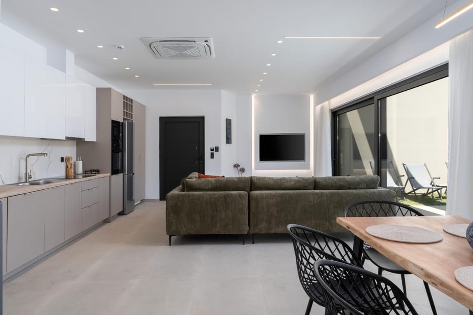 Living room, Photo of the whole room, kitchen