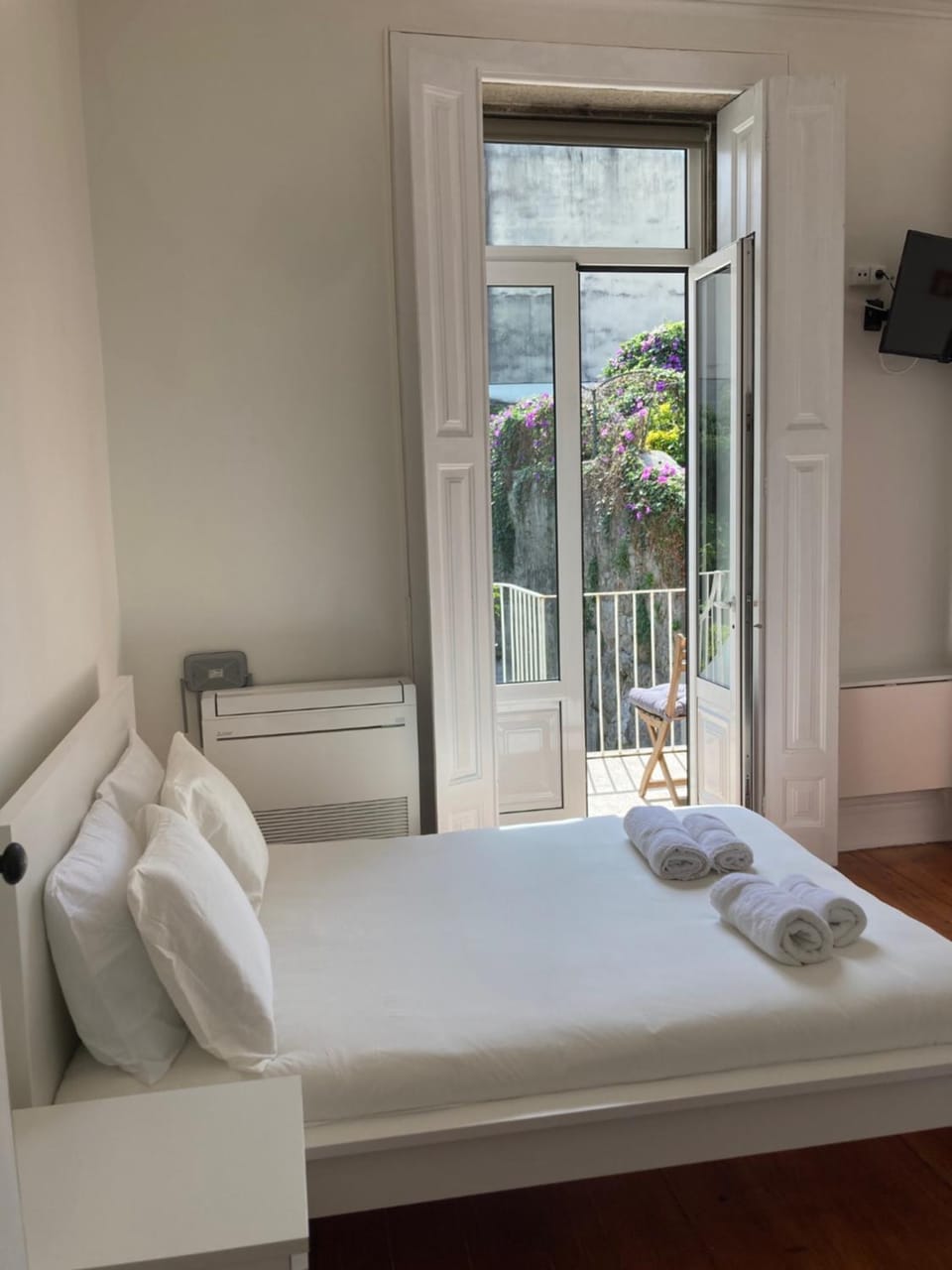 TV and multimedia, Balcony/Terrace, Bedroom, air conditioner