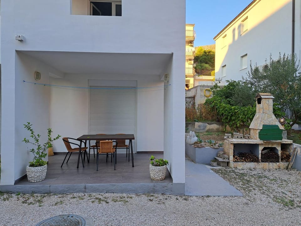 BBQ facilities, Balcony/Terrace
