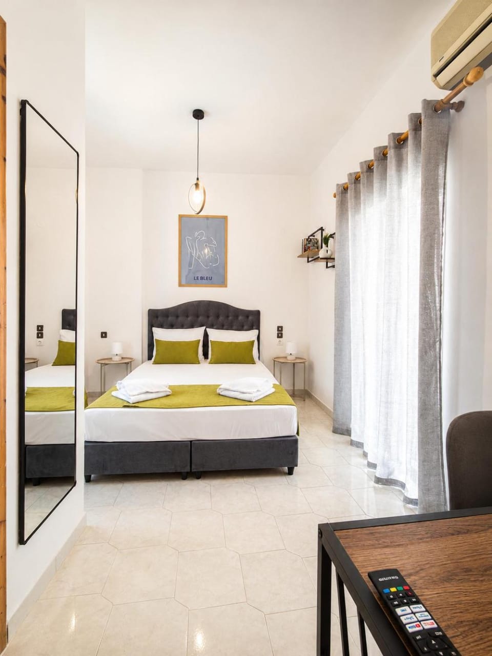 Bed, Photo of the whole room, Bedroom, towels, air conditioner
