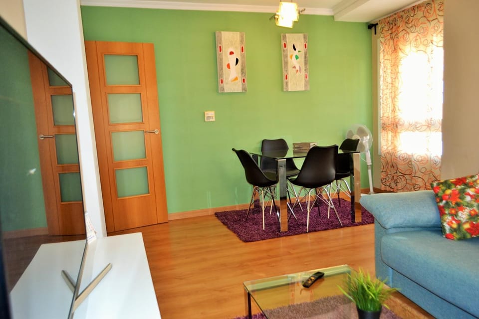 APARTAMENTO HOSPITALES a 10 MINUTOS DEL CENTRO Y PLAYAS Apartment in Malaga