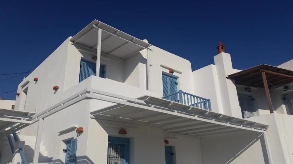 Alekos Studios Artemonas Apartment in Milos