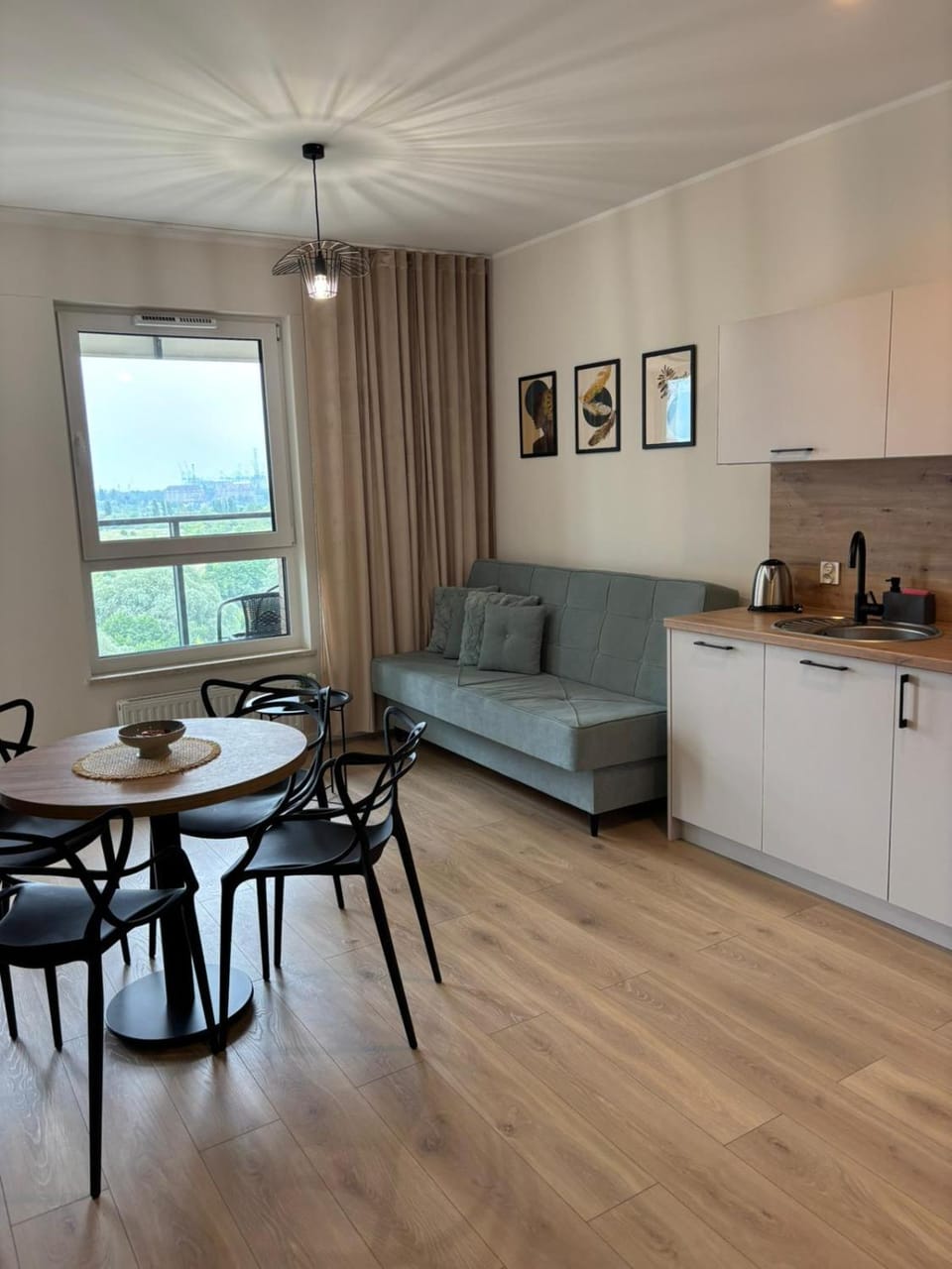 Kitchen or kitchenette, Living room, Seating area