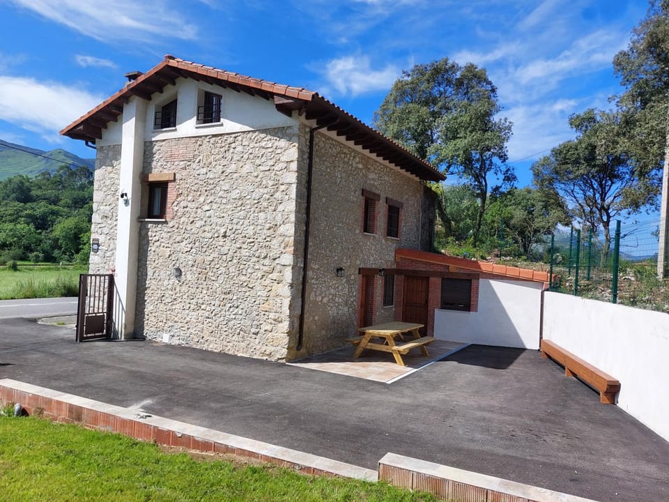 El alloru de balmori House in Cantabria
