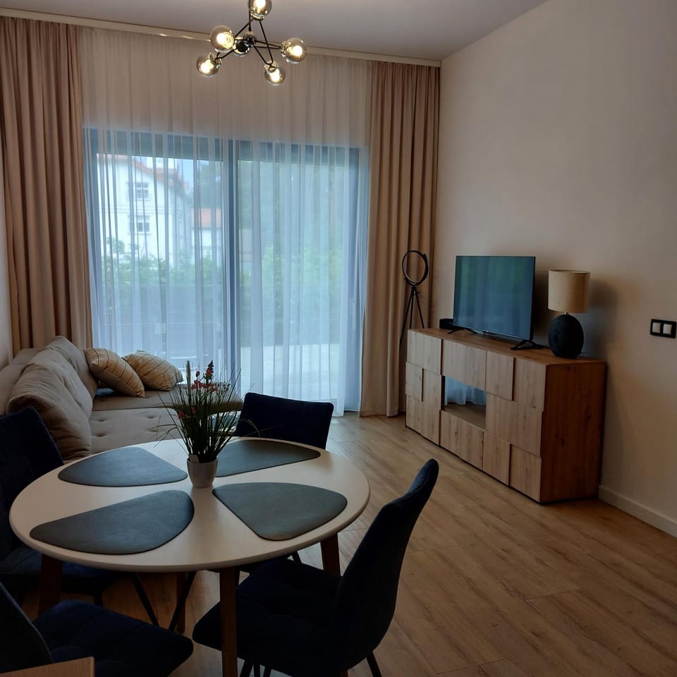 TV and multimedia, Living room, Dining area