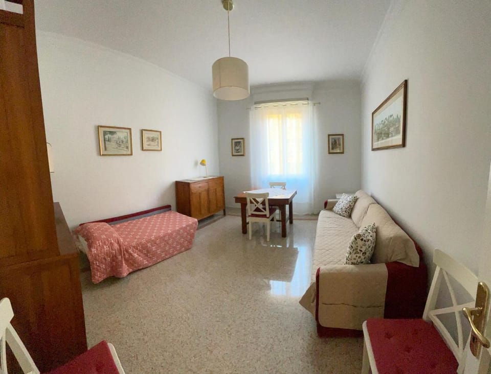 Bed, Living room, Photo of the whole room