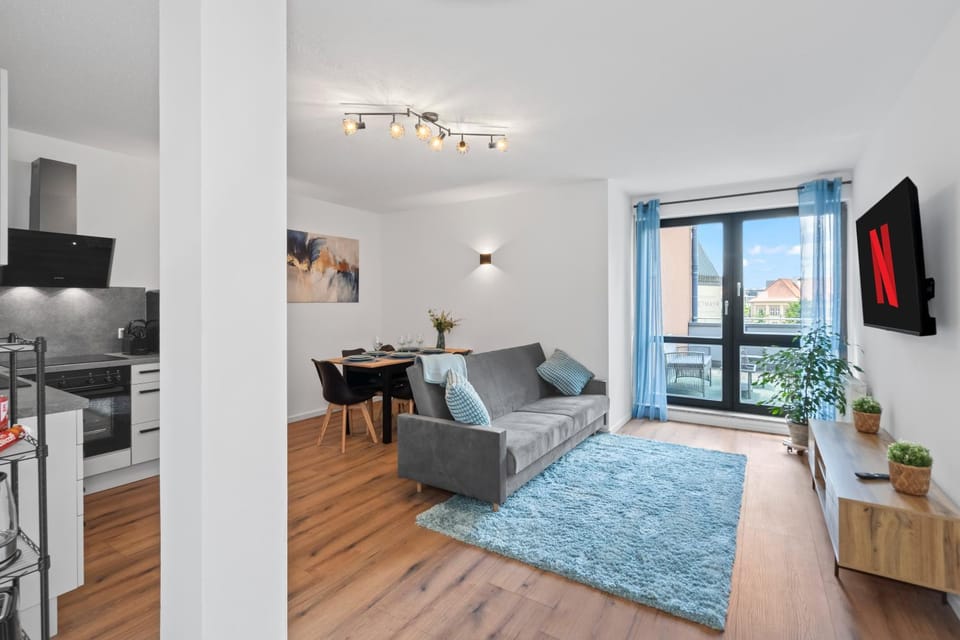 Communal lounge/ TV room, TV and multimedia, Kitchen or kitchenette, Living room, Seating area, Dining area, Evening entertainment