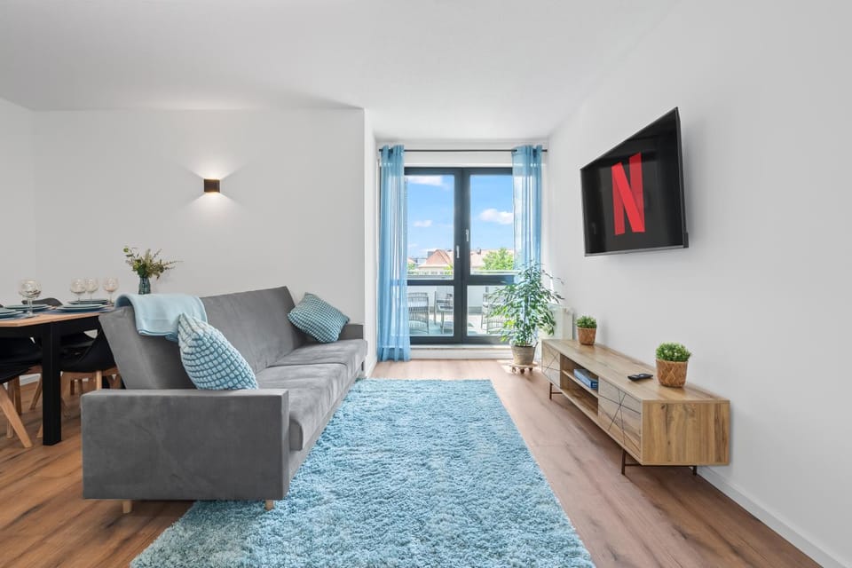 Communal lounge/ TV room, TV and multimedia, Living room, Evening entertainment
