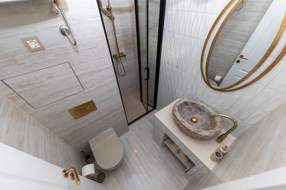 Shower, Toilet, Bathroom