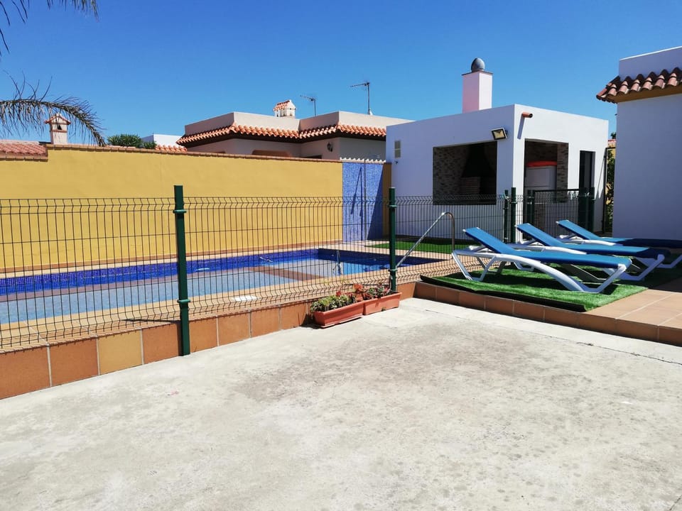Pool view, Swimming pool, Parking, sunbed