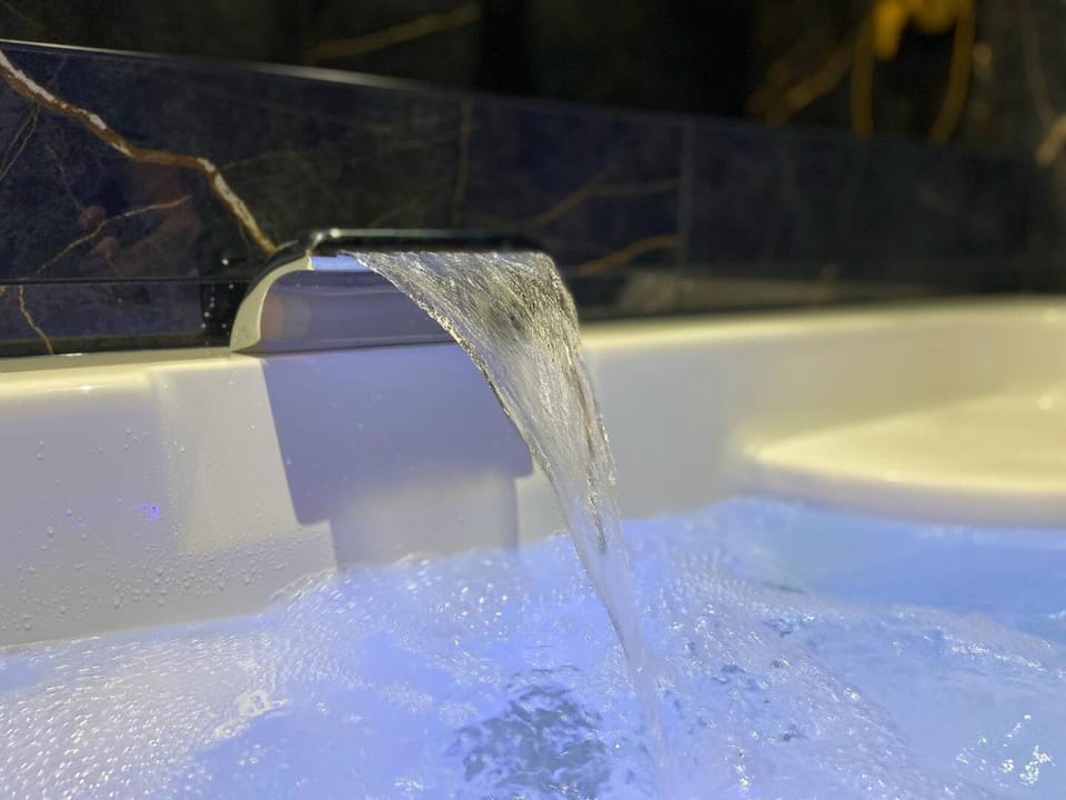 Night, Hot Tub, Hot Tub
