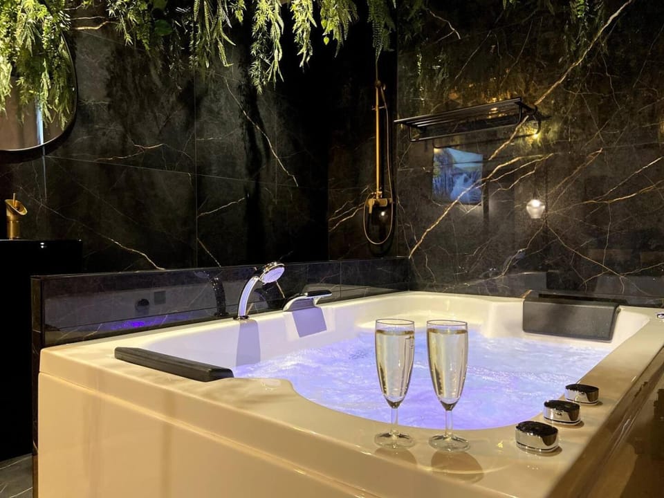 Natural landscape, Hot Tub, Hot Tub, Bath
