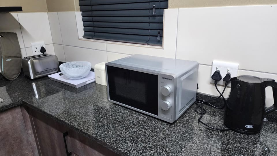 Coffee/tea facilities, Kitchen or kitchenette, toaster