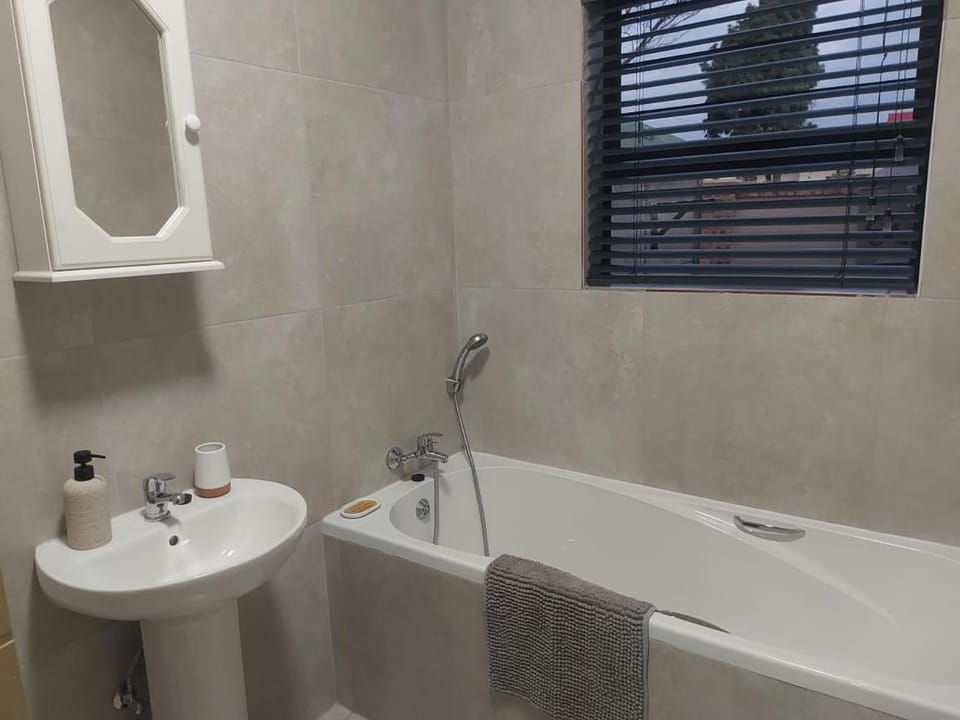 Bathroom, Bath