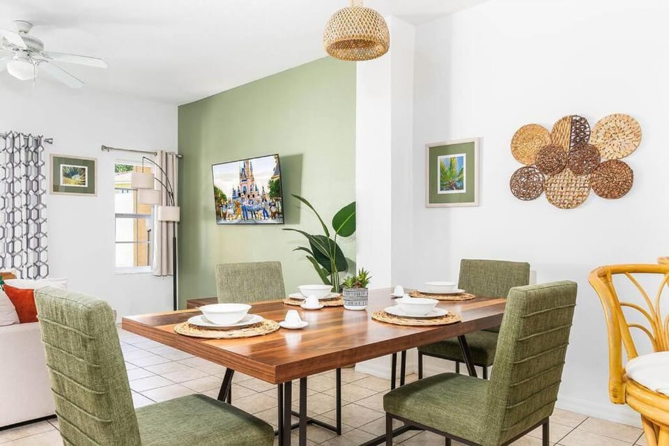 Living room, Dining area