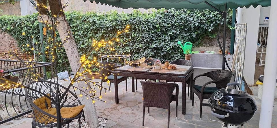 Garden, Seating area, Garden view, Breakfast