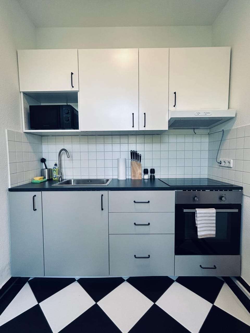 Kitchen or kitchenette, minibar, stove, toaster