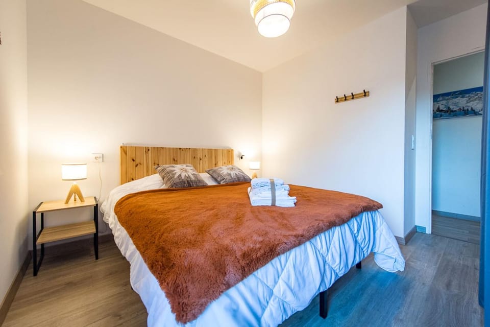 Refuge des Cimes Terrace & Mountain View Apartment in Auvergne-Rhône-Alpes