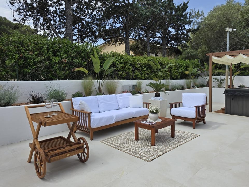Patio, Hot Tub, Seating area, Garden view