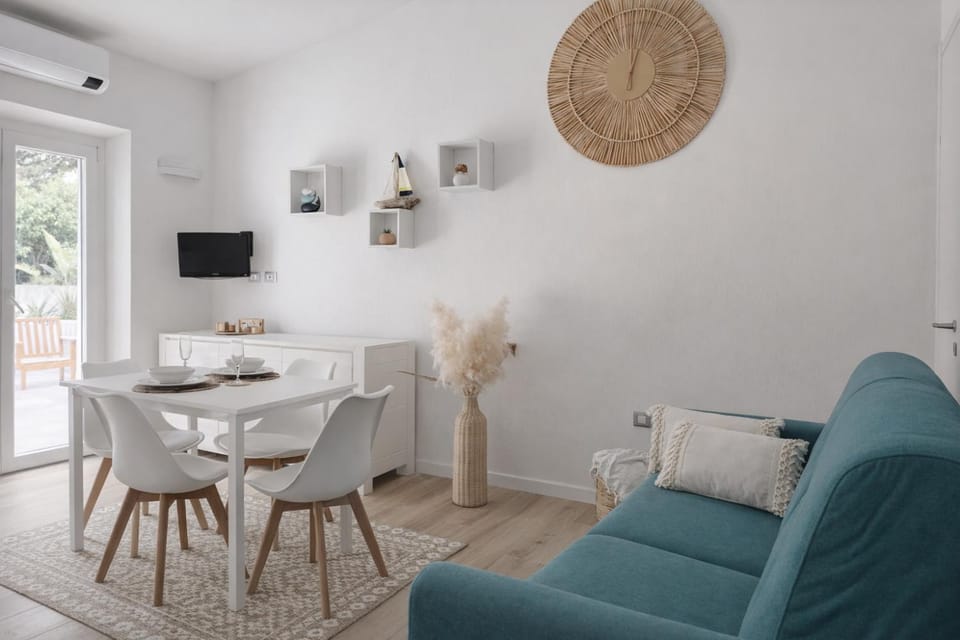 TV and multimedia, Living room, Dining area