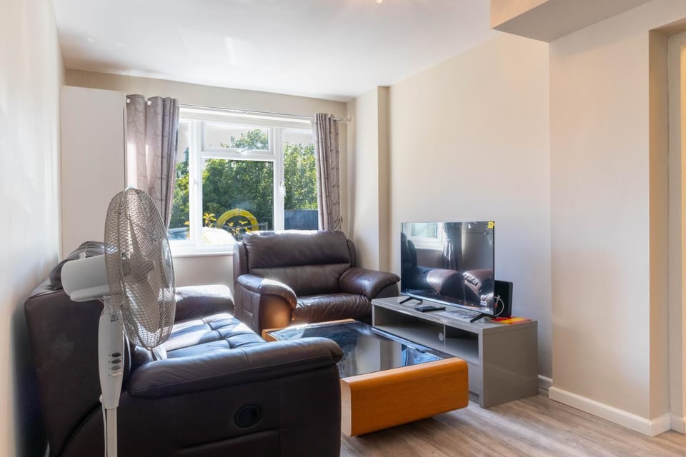 5 bedroom with Prking Apartment in Basildon