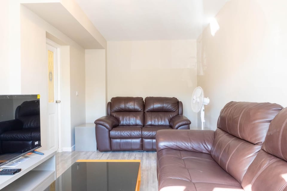 5 bedroom with Prking Apartment in Basildon