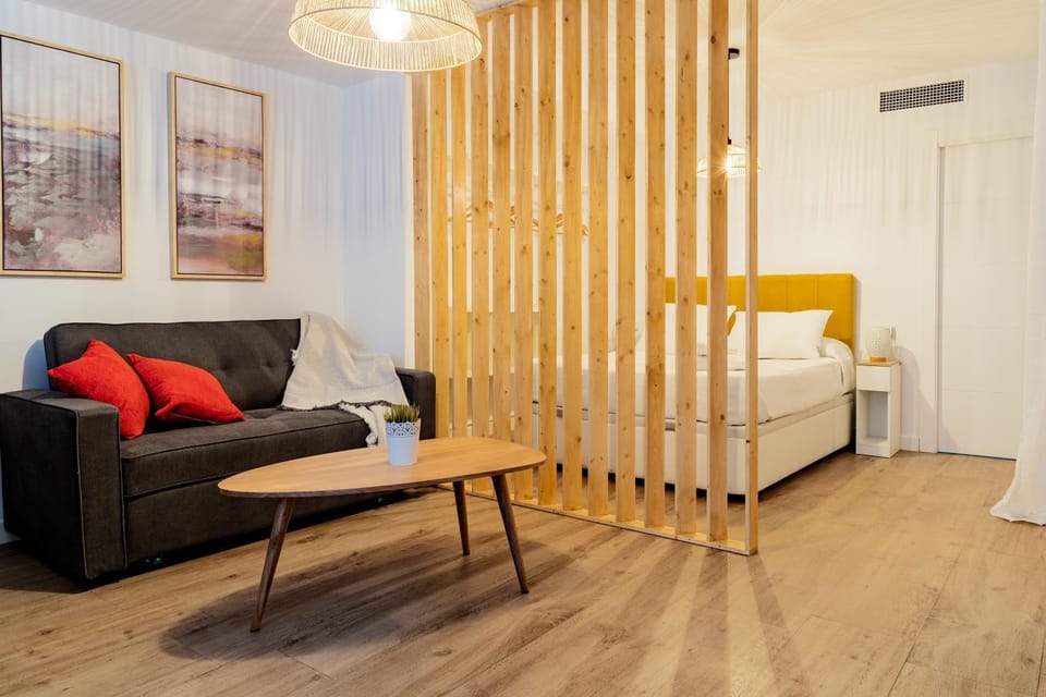 Communal lounge/ TV room, Bed, Living room