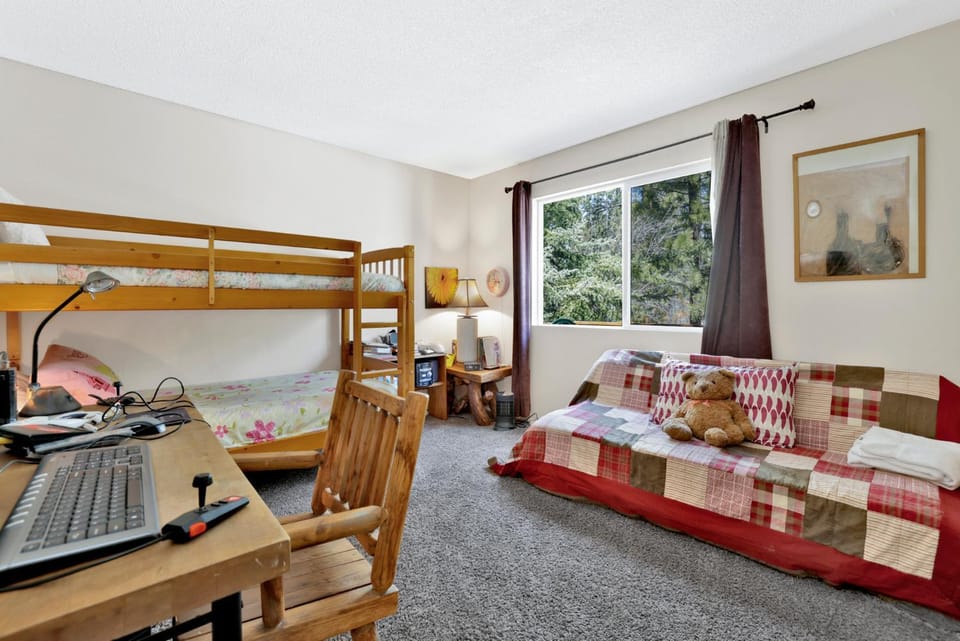 Reality escape #2466 House in Big Bear