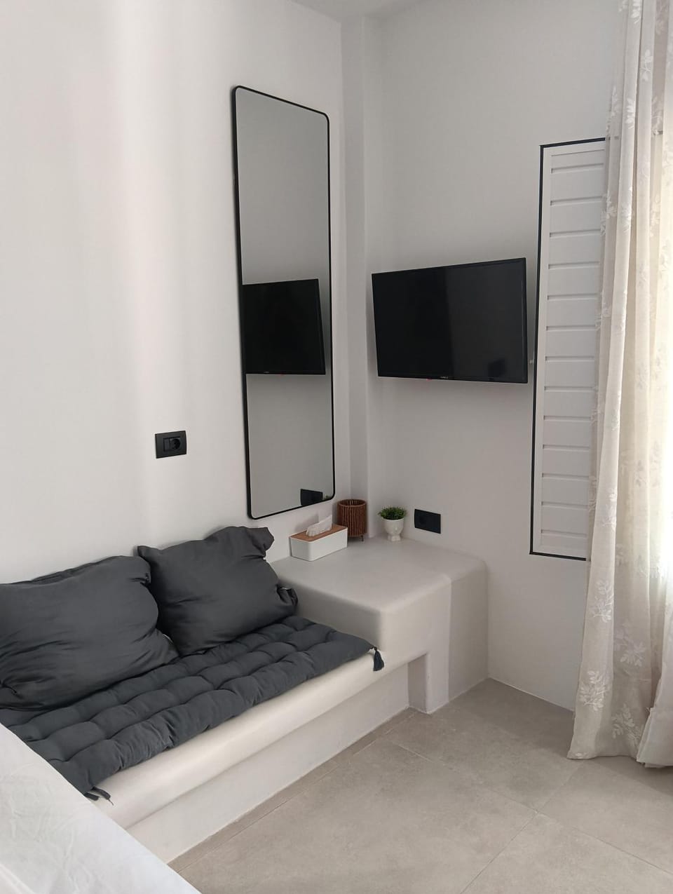 Four season Hotel in Decentralized Administration of the Aegean