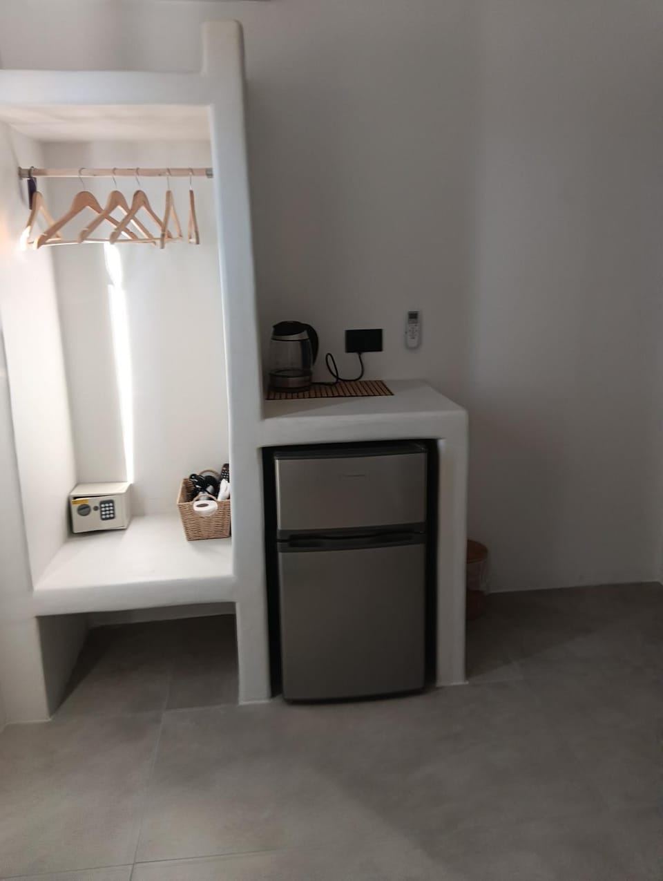 Four season Hotel in Decentralized Administration of the Aegean
