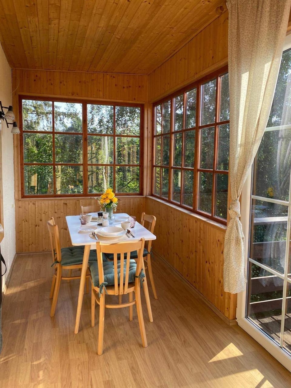 Patio, Dining area