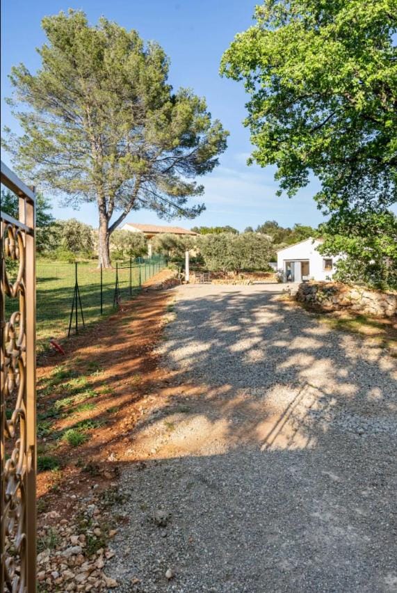 Villa Blanche - Suite en Provence Bed and Breakfast in French Riviera