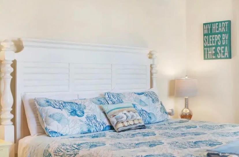 Beachfront Condo w Ocean Views and Pool Apartment in Tybee Island